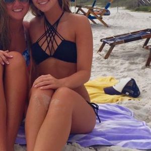 Cross cross bikini top